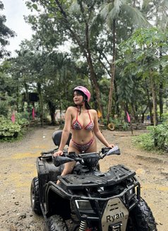 Gina - escort in Hong Kong Photo 5 of 6