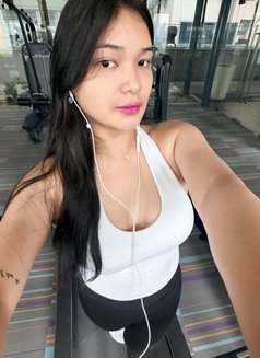 Gina - escort in Taipei Photo 11 of 13