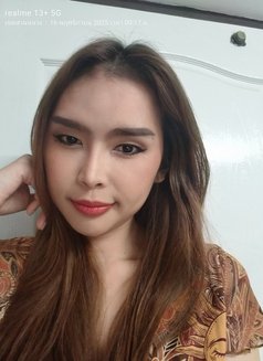 Gina young girl Independent - companion in Bangkok Photo 14 of 17