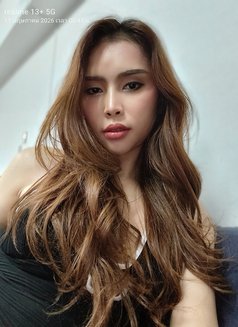 Gina young girl Independent - companion in Bangkok Photo 16 of 17