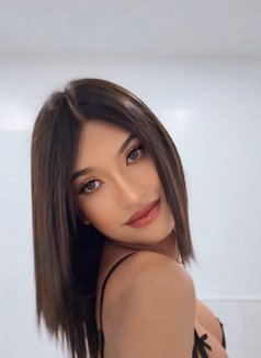 Gina15 - Transsexual escort in Bangkok Photo 3 of 4