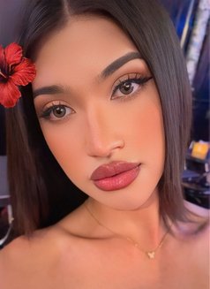 Gina15 - Transsexual escort in Bangkok Photo 5 of 5