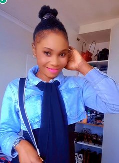 Ginel - escort in Cape Town Photo 4 of 5