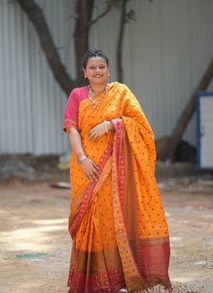 Ginger - puta in Mumbai Photo 1 of 3