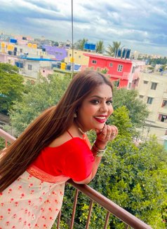 Gini Hot - Acompañantes transexual in Bangalore Photo 1 of 8