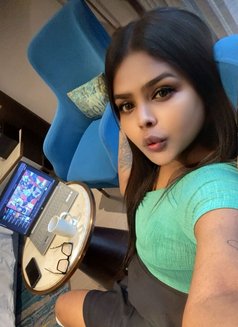 Gini Hot - Acompañantes transexual in Bangalore Photo 2 of 8
