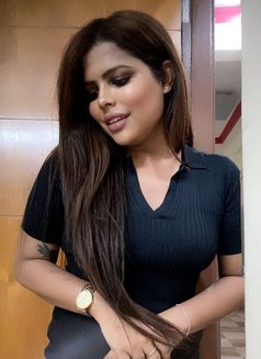 Gini Hot - Transsexual escort in Bangalore Photo 18 of 18