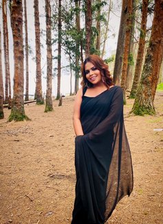Gini - Transsexual escort in Bangalore Photo 30 of 30