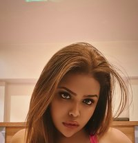 Gini - Transsexual escort in Mumbai