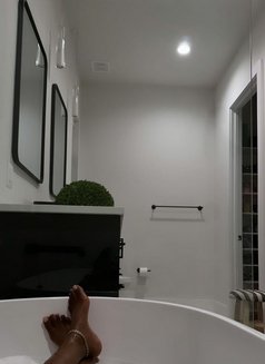 Ginnq - escort in Abidjan Photo 4 of 5