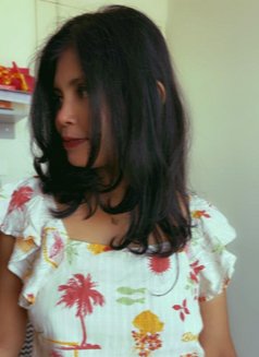 Ginny - escort in New Delhi Photo 1 of 4