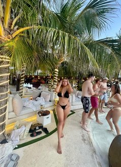 Gio Curvy Baby - puta in Bali Photo 6 of 10