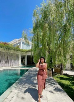 Gio Curvy Baby - puta in Bali Photo 7 of 10