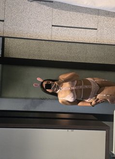 Gio Curvy Baby - puta in Bali Photo 10 of 10