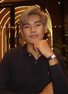 Gio - Acompañantes masculino in Makati City Photo 7 of 7