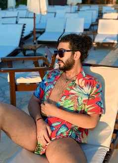 Gio - Male escort in Doha Photo 7 of 11