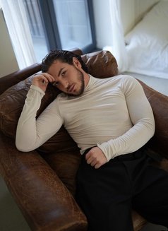 Gior - masseur in Dubai Photo 2 of 6