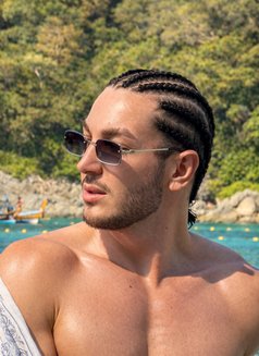 Gior - masseur in Dubai Photo 4 of 6