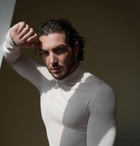 George - Male escort in Dubai Photo 3 of 6