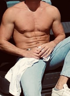 Giovani - Male escort in Amsterdam Photo 2 of 2