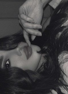 Giovanna - escort in Riyadh Photo 16 of 27