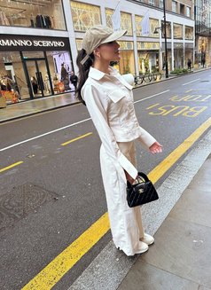 Giovanna - escort in Jeddah Photo 23 of 25