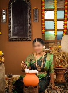 Girija independent Tamil Serial Actress - puta in Dubai Photo 8 of 17