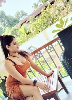 IM INDEPENDENT GIRL BOOK VIP CALL GIRL - puta in Hyderabad Photo 1 of 5