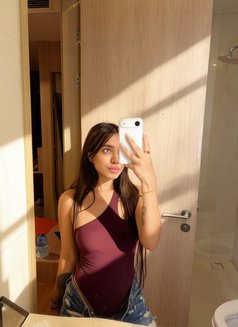 Gisel - puta in Dubai Photo 1 of 9