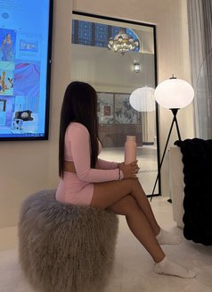 Gisel - puta in Dubai Photo 4 of 9