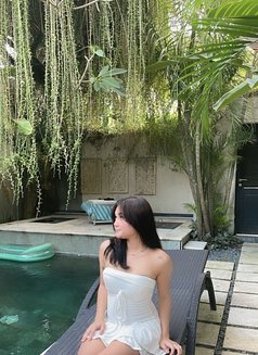 Gisel - escort in Bali Photo 5 of 8
