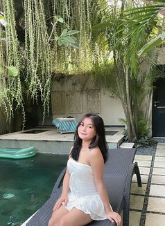 Gisel - escort in Bali Photo 6 of 8