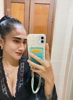 Gisell - escort in Bali Photo 5 of 8