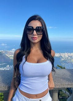 Giselle Dias - escort in Dubai Photo 3 of 9