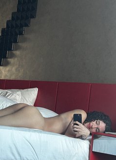 Giselle - Transsexual escort in Amsterdam Photo 26 of 30