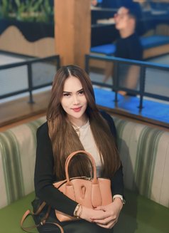 Giselle - escort in Jakarta Photo 3 of 8