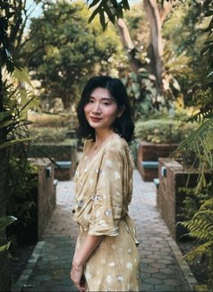 Giselle - Transsexual escort in Singapore Photo 7 of 10