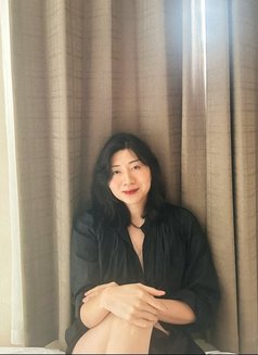 Giselle - Transsexual escort in Singapore Photo 9 of 9