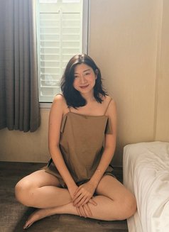 Giselle - Transsexual escort in Singapore Photo 7 of 9