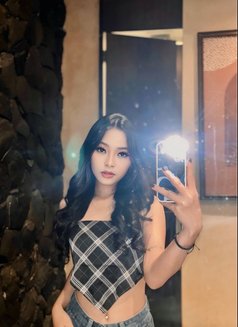 Gishela - escort in Singapore Photo 1 of 14