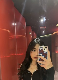 Gishela - escort in Singapore Photo 2 of 14