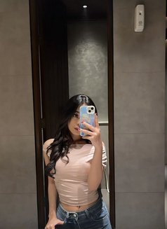 Gishela - escort in Singapore Photo 3 of 14