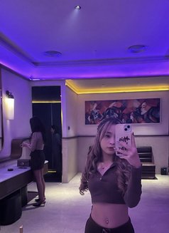 Gishela - escort in Singapore Photo 4 of 14