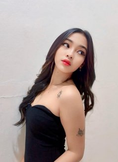 Gishela - escort in Singapore Photo 12 of 14