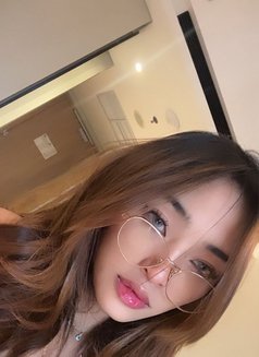 Gishela - puta in Jakarta Photo 18 of 19