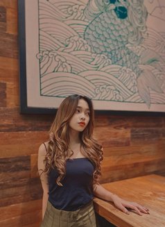 Gishela - puta in Singapore Photo 15 of 16