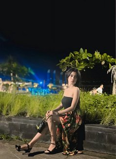 Gishell - escort in Bali Photo 16 of 17