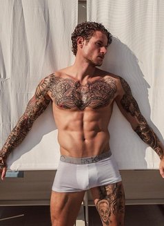 GItalianboyXXX - Male escort in Dubai Photo 12 of 15