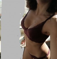 Giulia Masseuse Out Call - Masajista in Rome