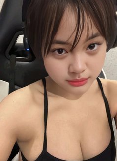 Givia - escort in Jakarta Photo 3 of 6